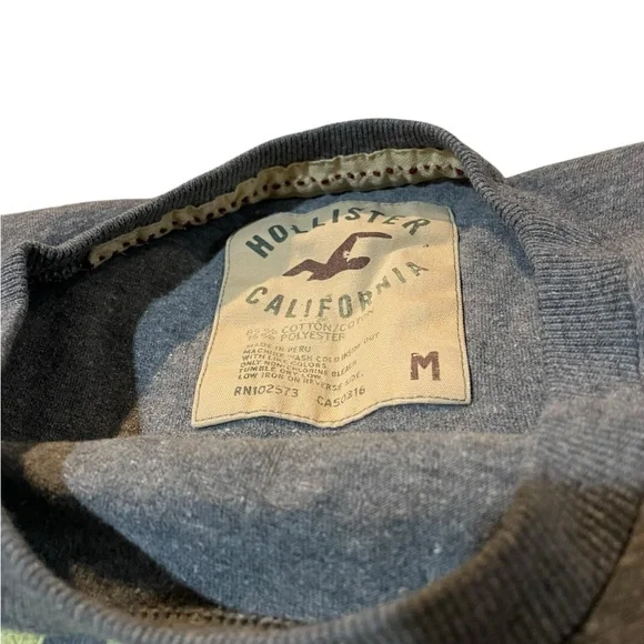 Hollister Blue Graphic Tee - Picture 4 of 4